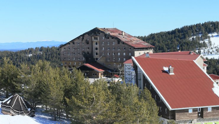 Kartalkaya’da yangın çıkan otelde başmüfettişlerce inceleme yapıldı