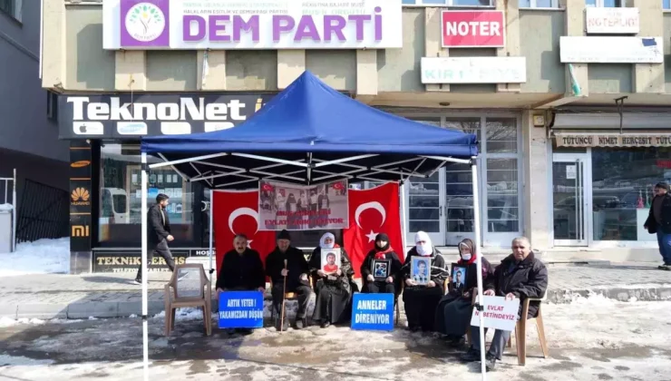 Muş’ta Ailelerden PKK’ya Tepki Evlat Nöbeti