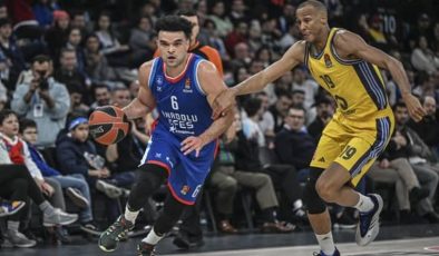 Anadolu Efes’ten EuroLeague’de farklı galibiyet!