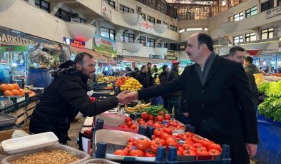 Başkan Altay iftar öncesi ve teravih sonrası Konyalılarla bir araya geldi