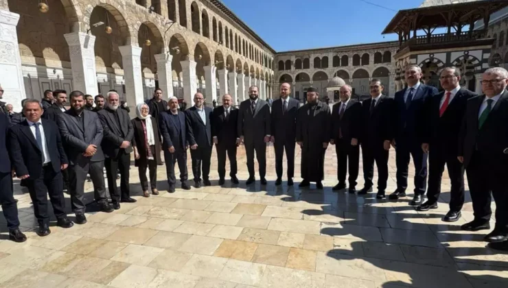 Bilal Erdoğan, Ahmed Şara ile Emevi Camii’nde cuma namazı kıldı
