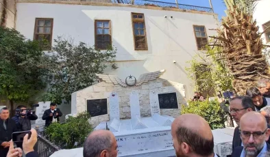Bilal Erdoğan, cuma namazını Emevi Camii’nde kıldı