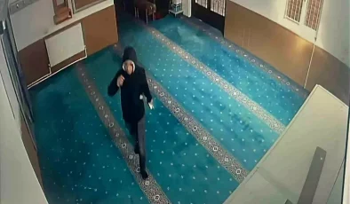 Cami Hırsızı Meyve Suyu İçip Kek Yedi