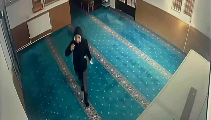 Cami Hırsızı Meyve Suyu İçip Kek Yedi