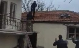 Çatıda kıstırılan aranan şahıs: “10 sene yattım bir daha yatamam”