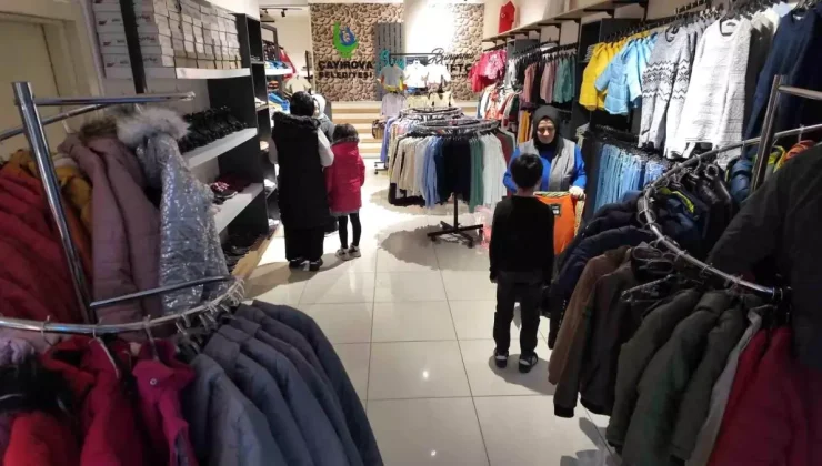 Çayırova’da İhtiyaç Sahiplerine Ücretsiz Alışveriş İmkanı Sunan Sevince Mağazası