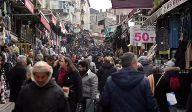 Eminönü’nde Ramazan Alışverişi Telaşı