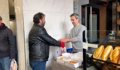 Fırın Açılışında Ücretsiz Ekmek Dağıtımı
