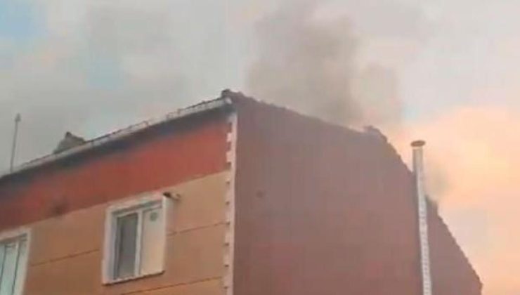 Küçükçekmece’de iftar vaktinde çatı yangını