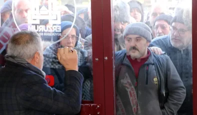 Market açılışında izdiham! Vatandaşları sırayla içeri aldılar