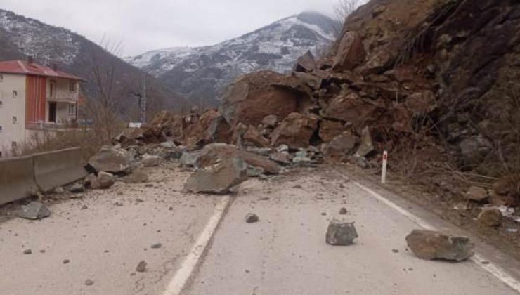 Ordu’da heyelan: 3 ilçenin bağlantı yolu ulaşıma kapandı