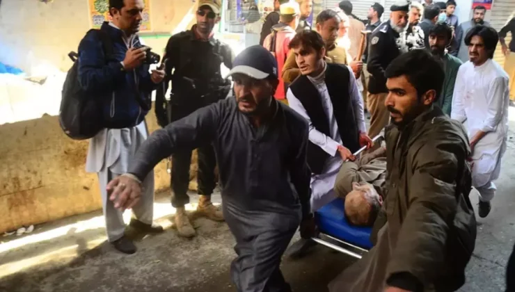 Pakistan’da Cami Patlaması: 5 Ölü, 23 Yaralı