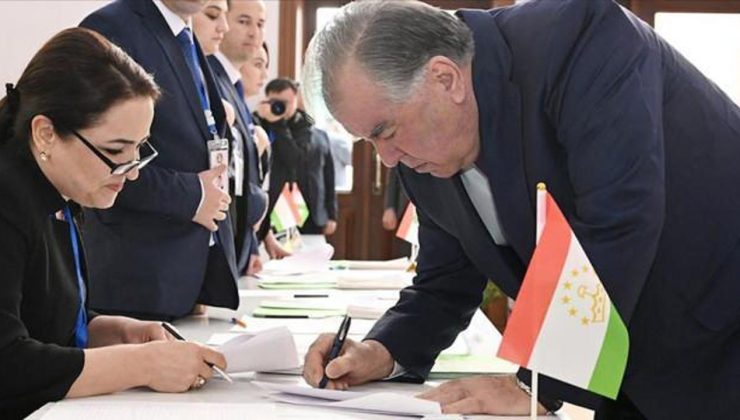 Tacikistan sandık başında!