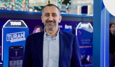 Ümit Önal MWC25’te duyurdu: 475 bin kilometre fiber ağ çekildi